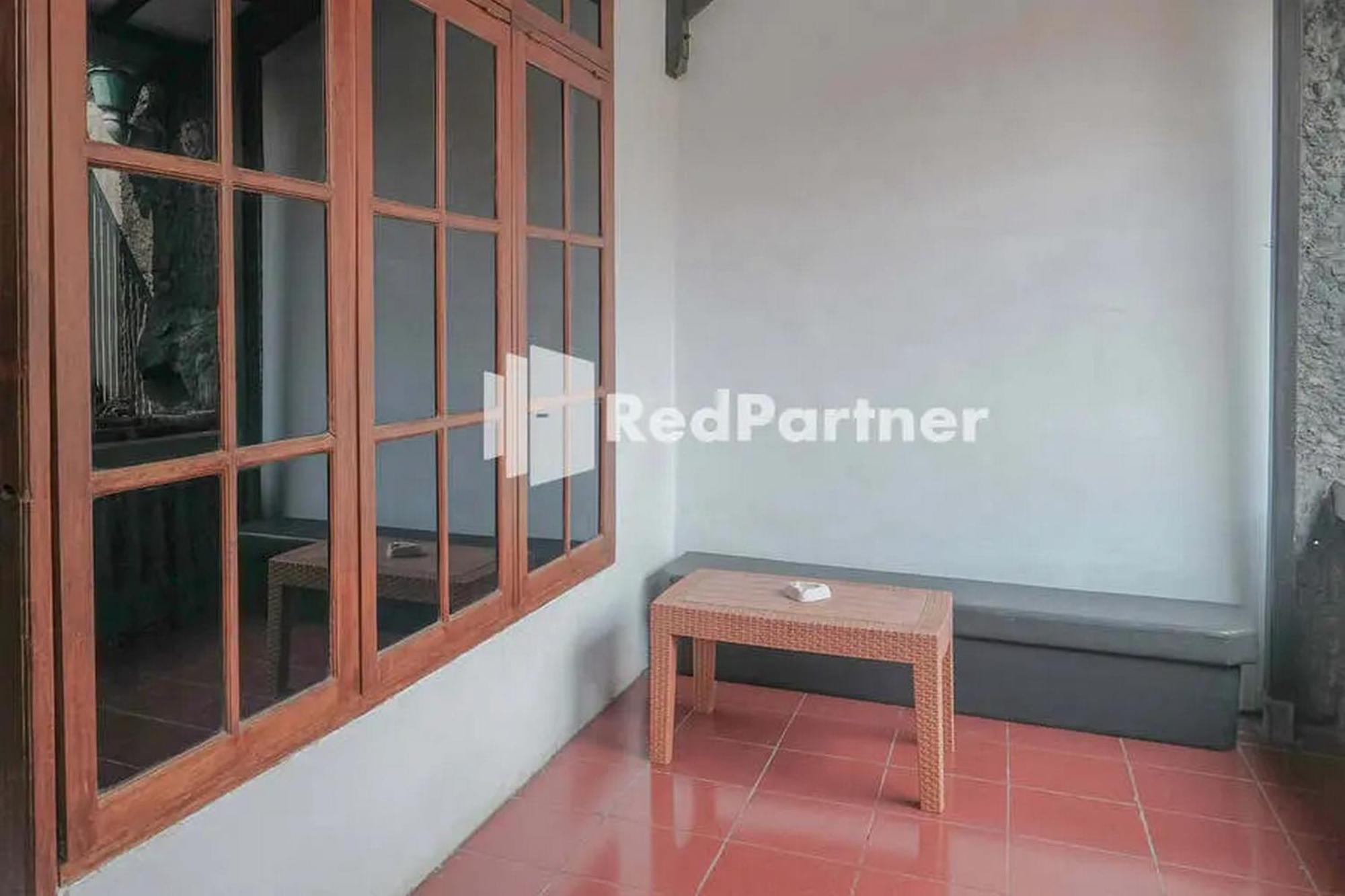 Pondok Damai Guest House Syariah Mitra Reddoorz Чиребон Екстер'єр фото